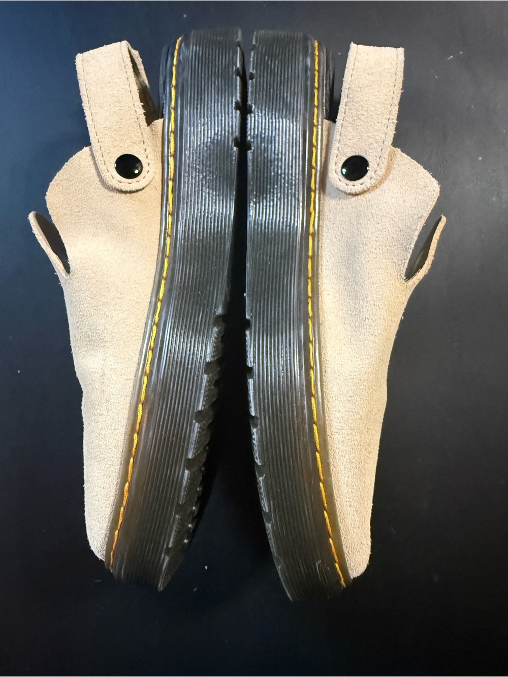 Dr. Martens Carlson Suede Mule NWOB Women’s size 8